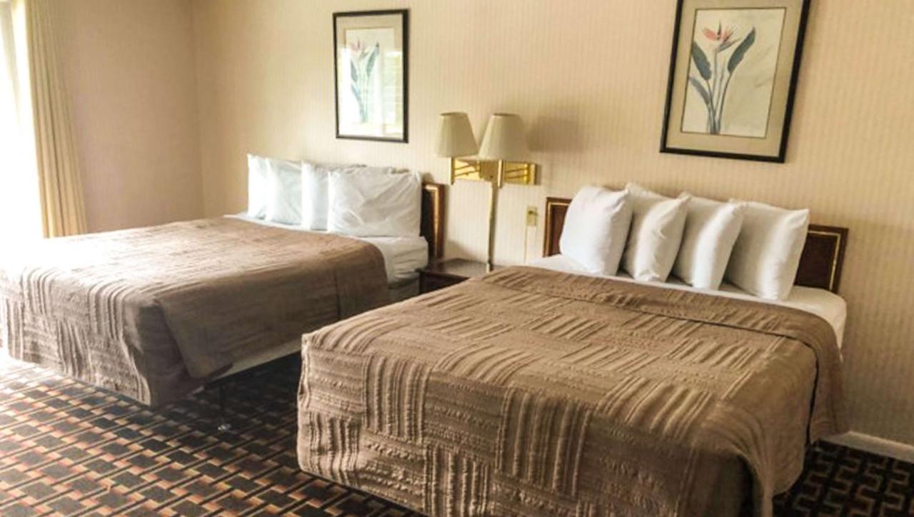 Hotel Colonial Ellsworth