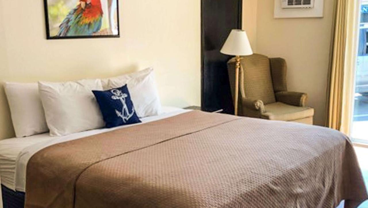 Hotel Colonial Ellsworth